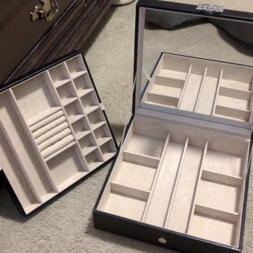 *SALE* Black Leather Jewelry Box